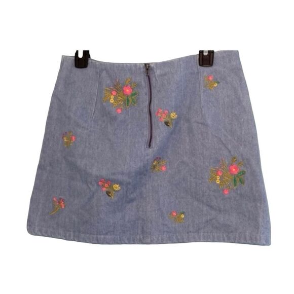 Very J Floral Embroidered Jean Skirt Blue Denim Mini Light Wash Hi-Rise L - Picture 3 of 6